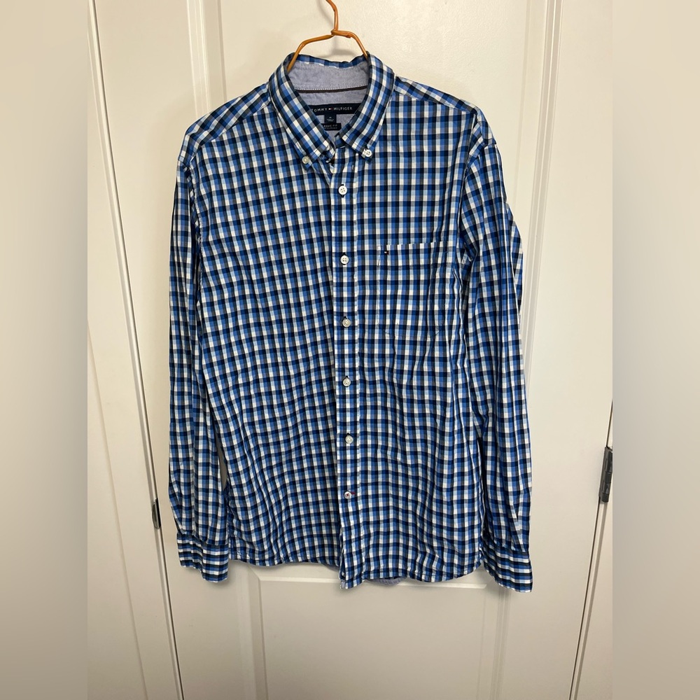 Tommy Hilfiger Men's Blue Checkered Classic Fit Button-Down Shirt in size M
